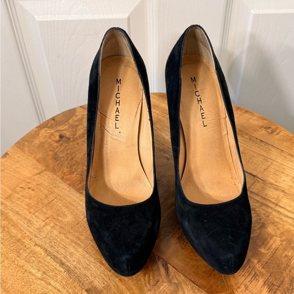 Michael Shannon Black Suede Heels - Picture 3 of 9